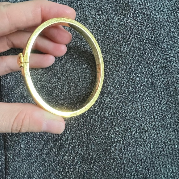 Kate spade Hinge logo bracelet “Everyday Spade Thin Metal Bangle” - Picture 4 of 6